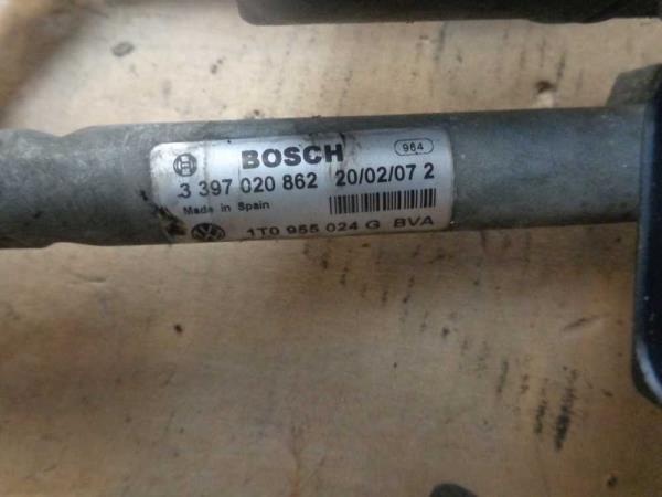 MOTEUR D ESSUIE GLACE AVANT DROIT VW TOURAN - Vue 3